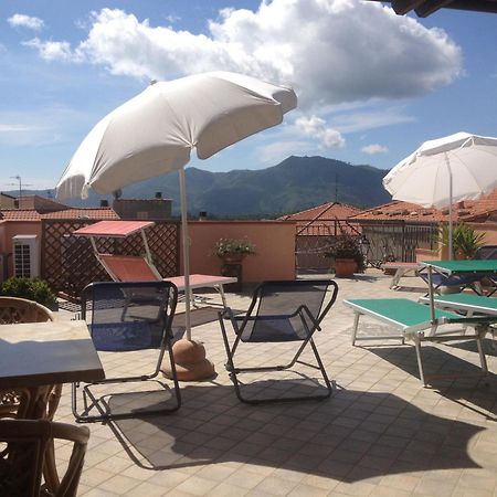 Villa Gli Angeli Agriturismo à Cisano sul Neva Extérieur photo