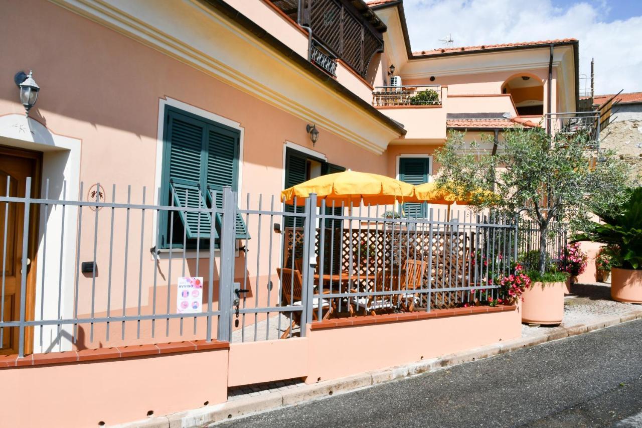 Villa Gli Angeli Agriturismo à Cisano sul Neva Extérieur photo